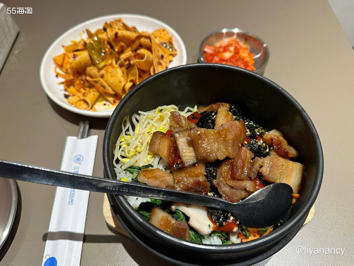 🏡在公司楼下的负一层的一家朝鲜族风味的店，主食主要是冷面、