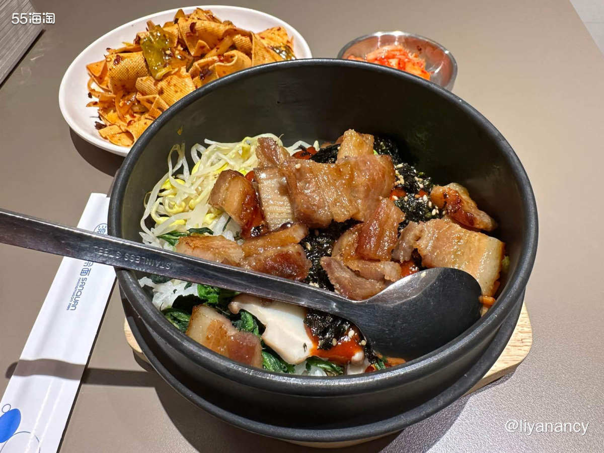 🏡在公司楼下的负一层的一家朝鲜族风味的店，主食主要是冷面、