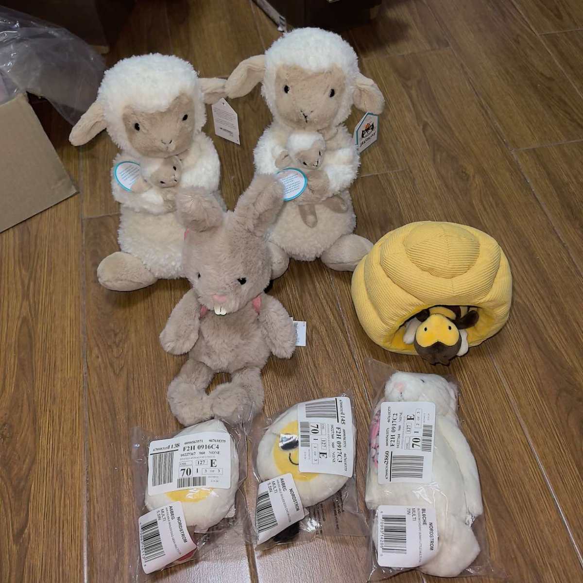 ☑开箱/价格 Jellycat7只玩具 蜜蜂小窝一个， 樱花