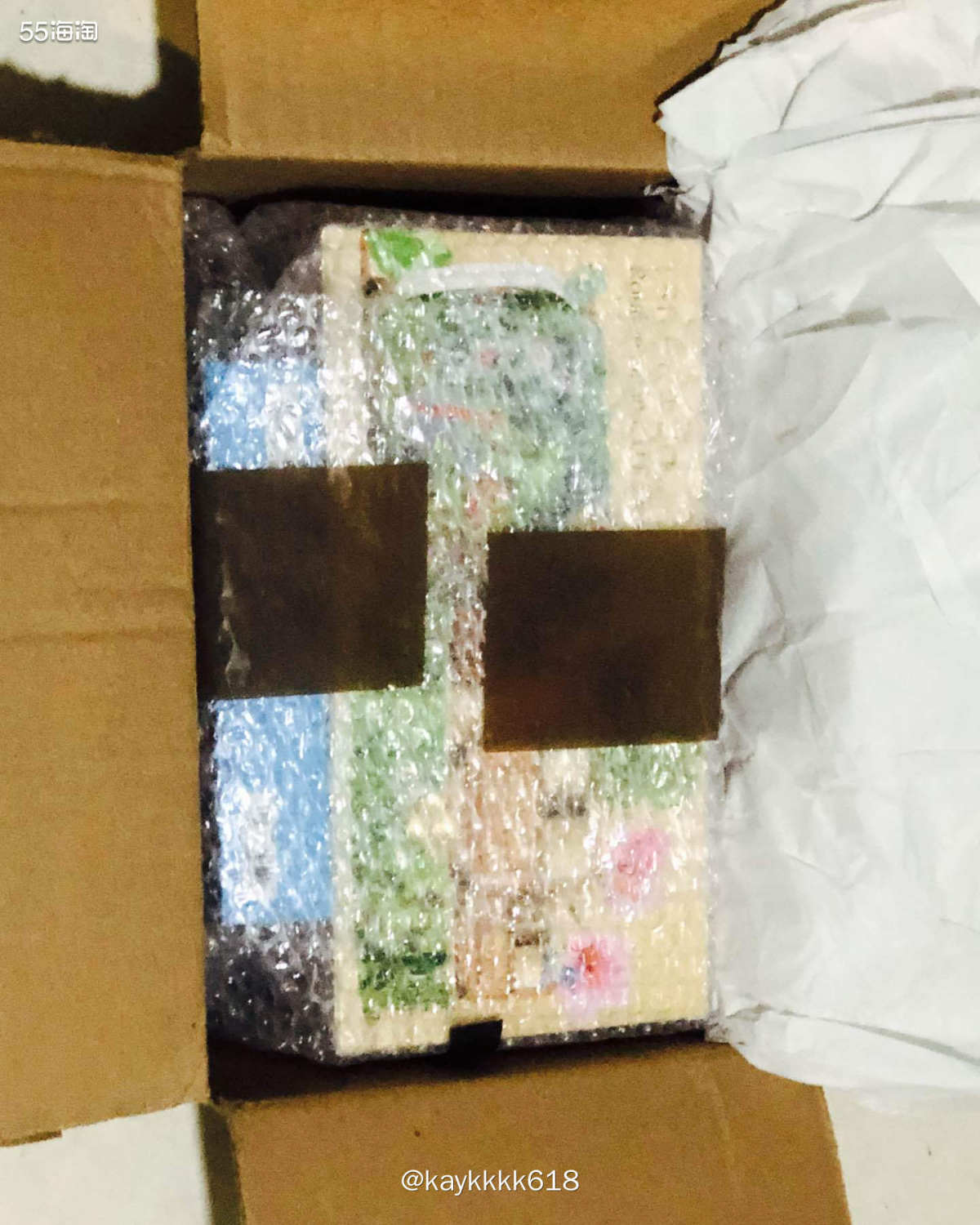 今天又收到一箱包裹啦！上月买的雅诗兰黛智妍面霜套装的分箱，一