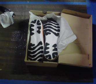 这双鞋很适合高足弓人，回弹很棒，很舒服 买过好几双了，真的很