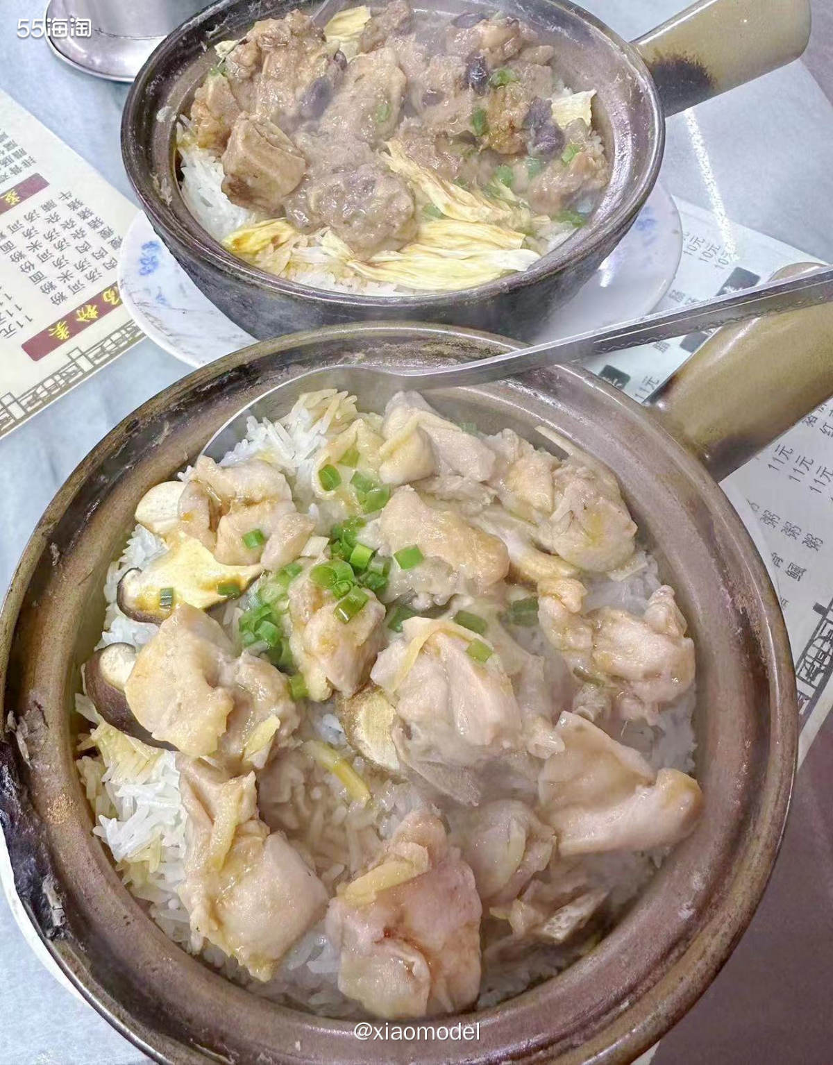 😀出差的某天发现这家小饭馆的煲仔饭不错，现点现做的，所以后