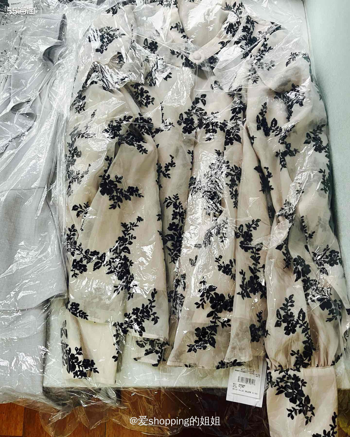 这是日亚买的衣服，真的很喜欢，这是我买的最后一单。。。很遗憾