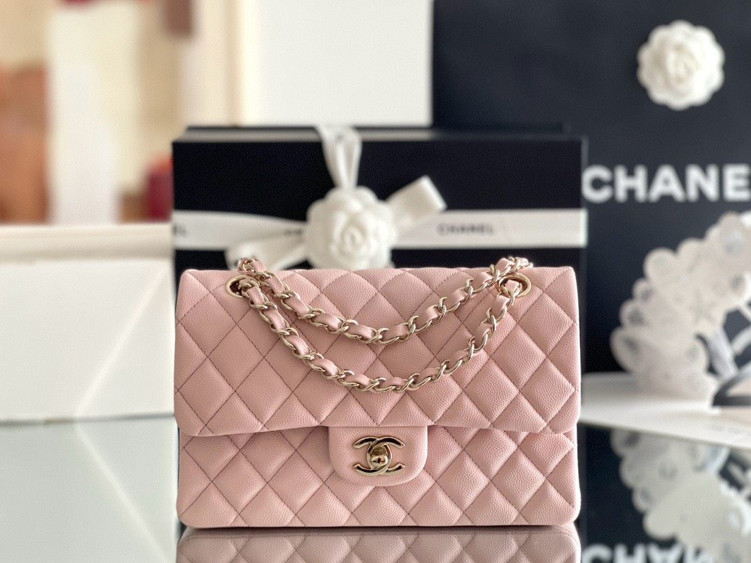 Chanel Classic Flap Bag它的魅力 是每