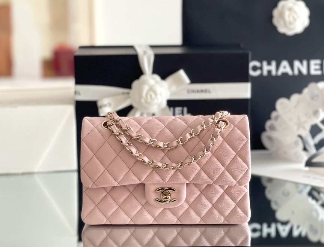 Chanel Classic Flap Bag它的魅力 是每