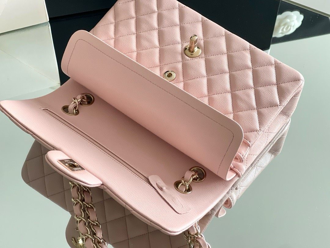 Chanel Classic Flap Bag它的魅力 是每