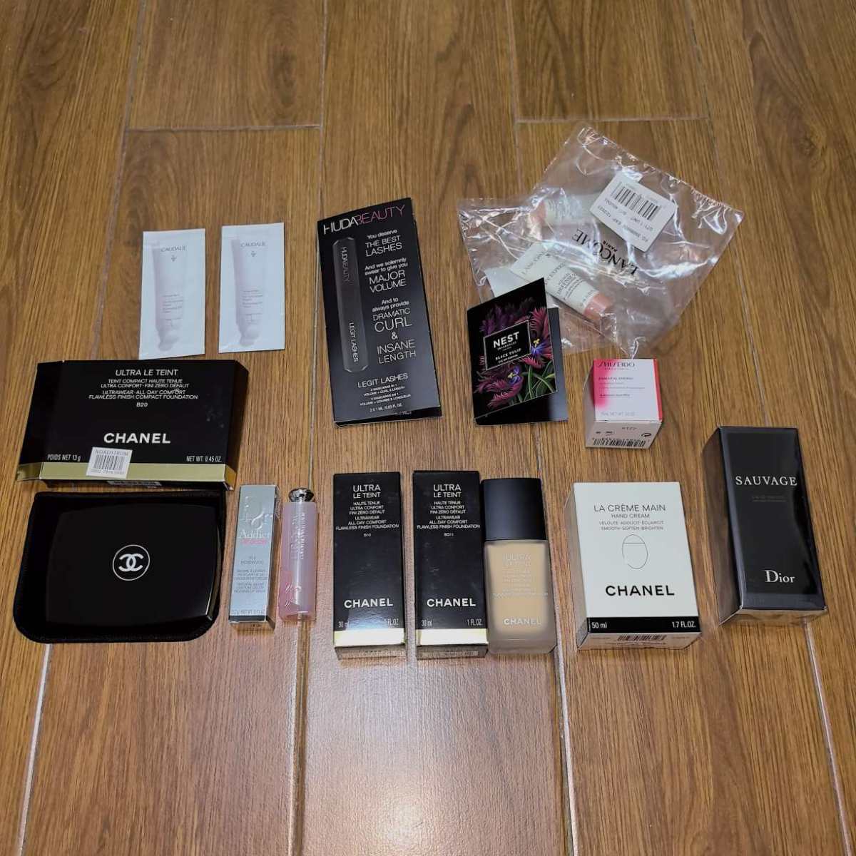 ☑开箱/价格 香奈儿粉饼b20  60美金 dior旷野香水