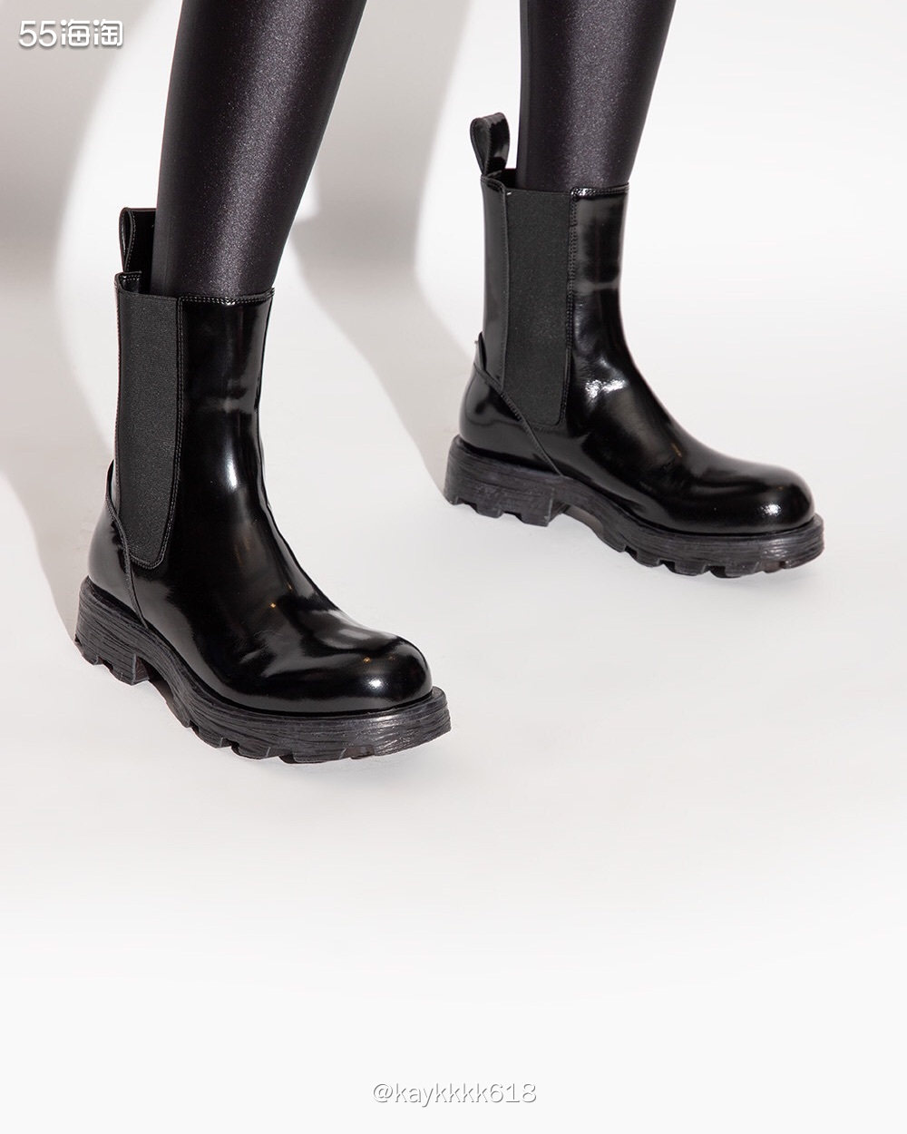 Diesel的设计剪裁前卫不仅包包受到年轻人喜爱，在成衣和鞋