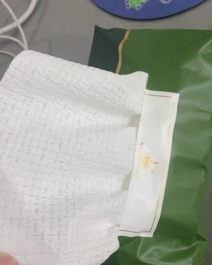 女生必备好物，第一个想到的就是洗脸巾啦，毕竟我感觉现在应该没