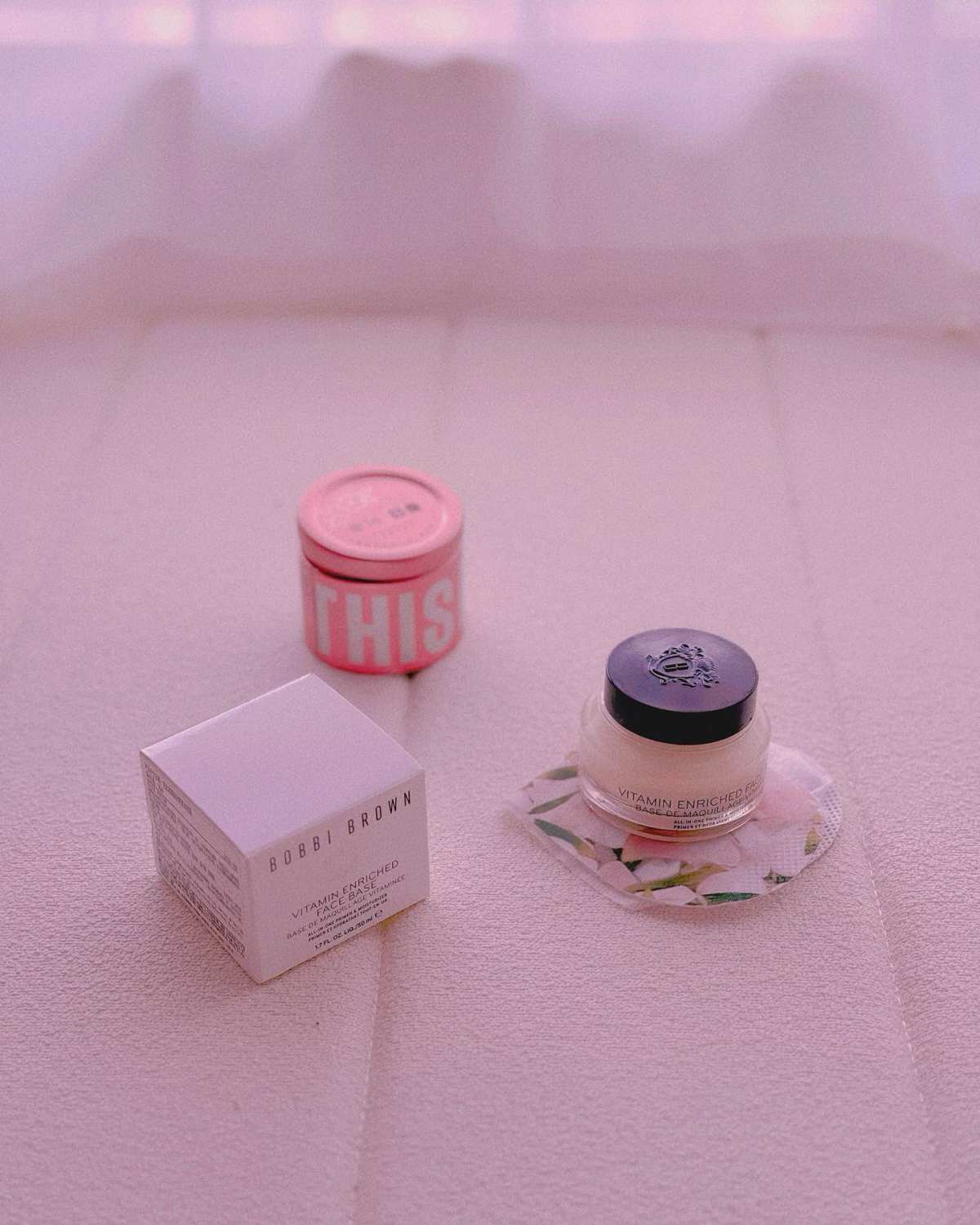 这个bobbiBrown的新装前柔润底霜用了一段时间了，这个