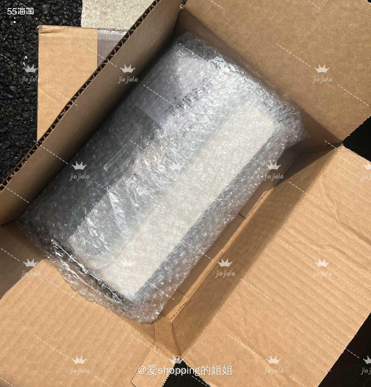 这是2月份购买的黑金kira大号，走的轻速包包专线，速度非常