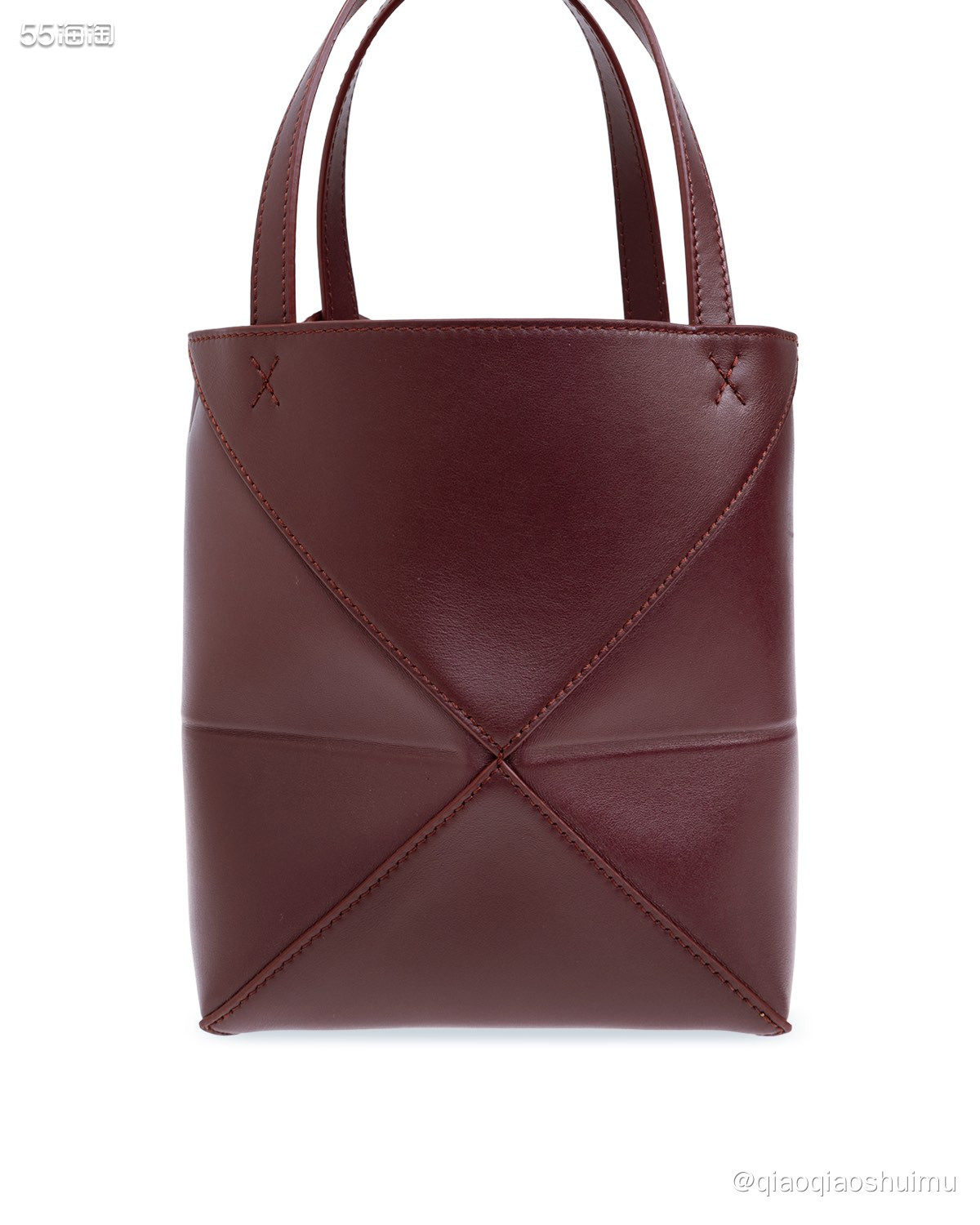 一直以来都很喜欢Loewe的包包，也买了好几个，感觉他家包包