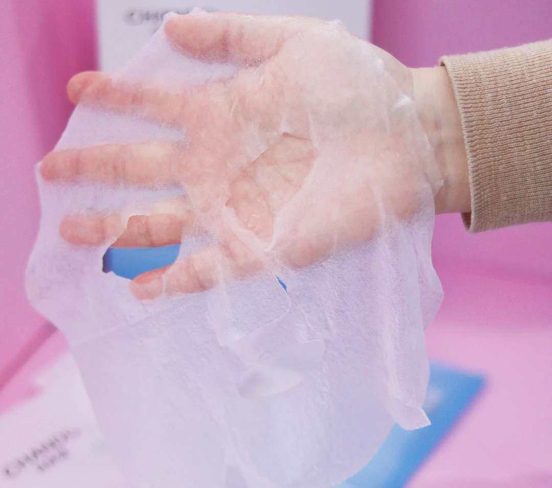 白和亮绝对是两回事，我是白，但这段时间一熬夜，就不是那种清透