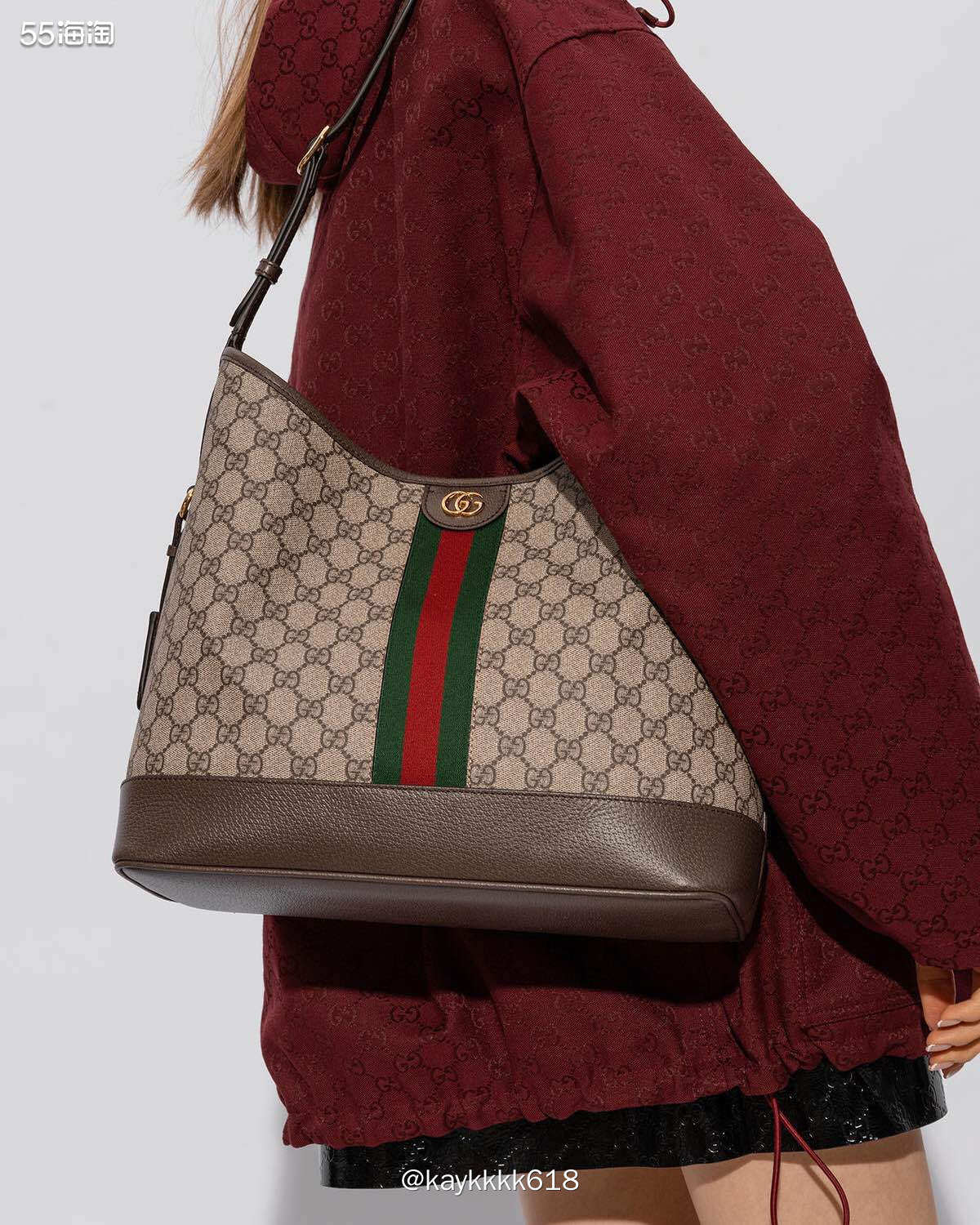 随着包包款型增多大家对于包的需求不仅仅在颜值上，实用也是选择