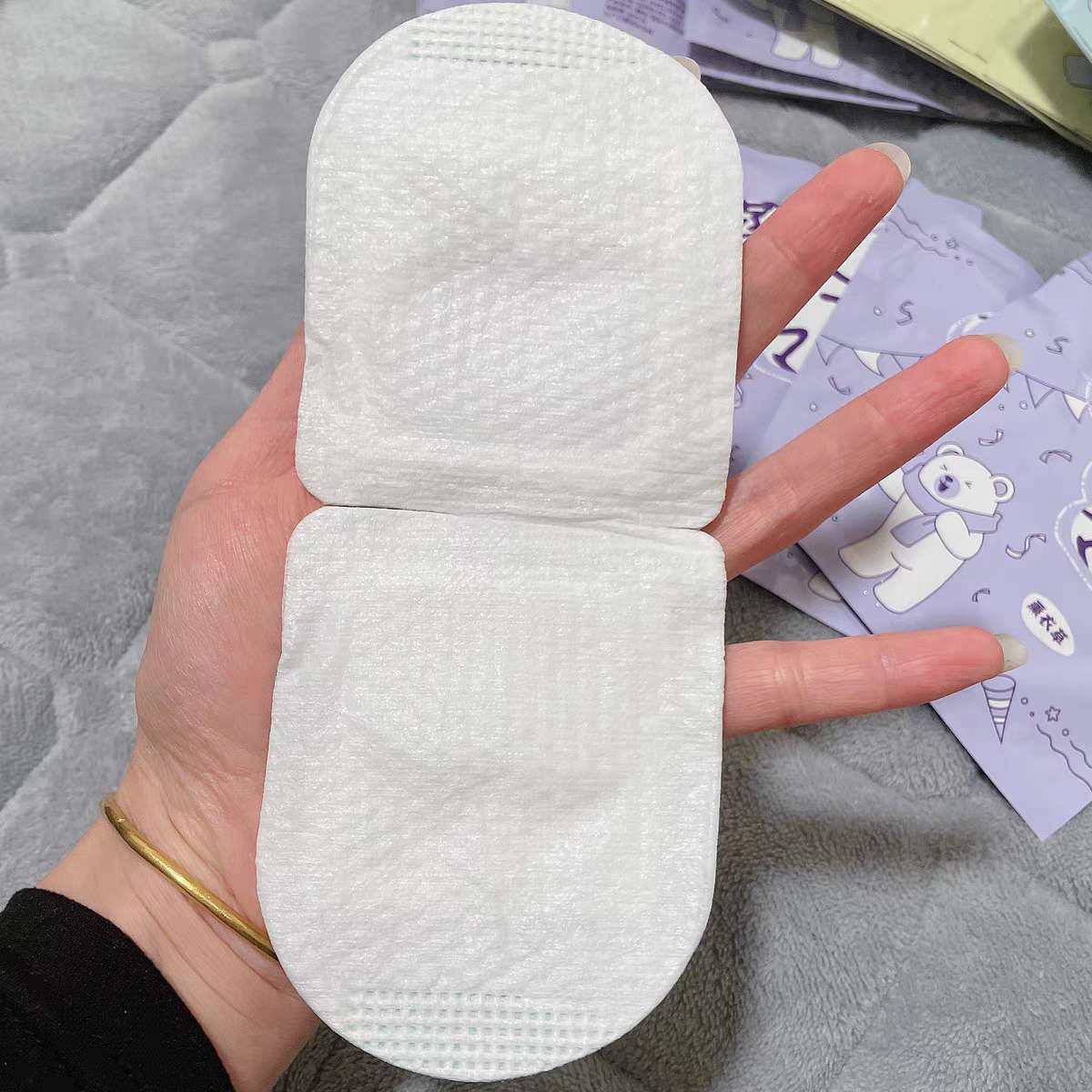 现在的社会不熬夜的女孩子应该也不太多了，但是想要每天容光焕发