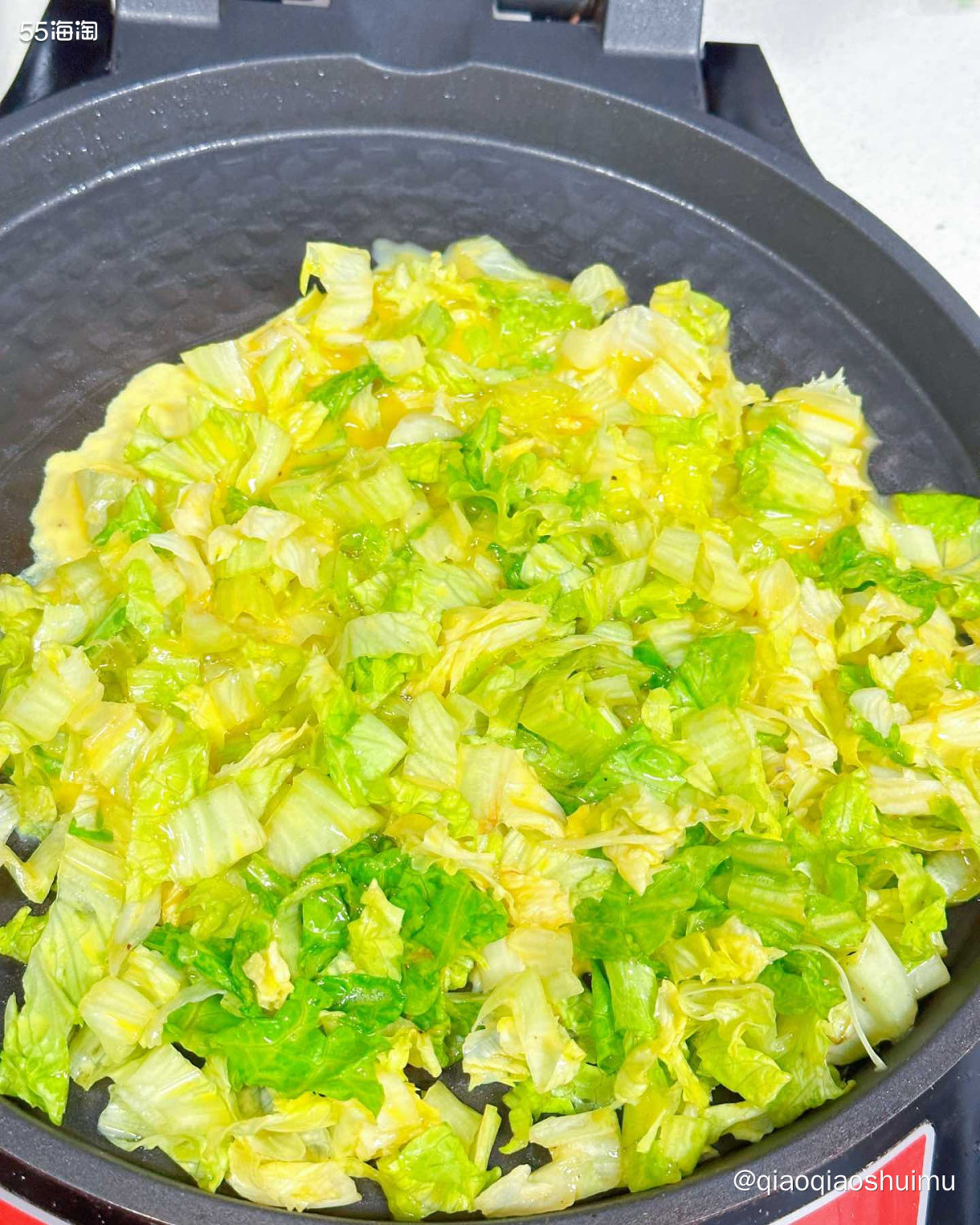 这个生菜鸡蛋饼其实很早之前就做着吃过，后来一直忘了…… 昨天