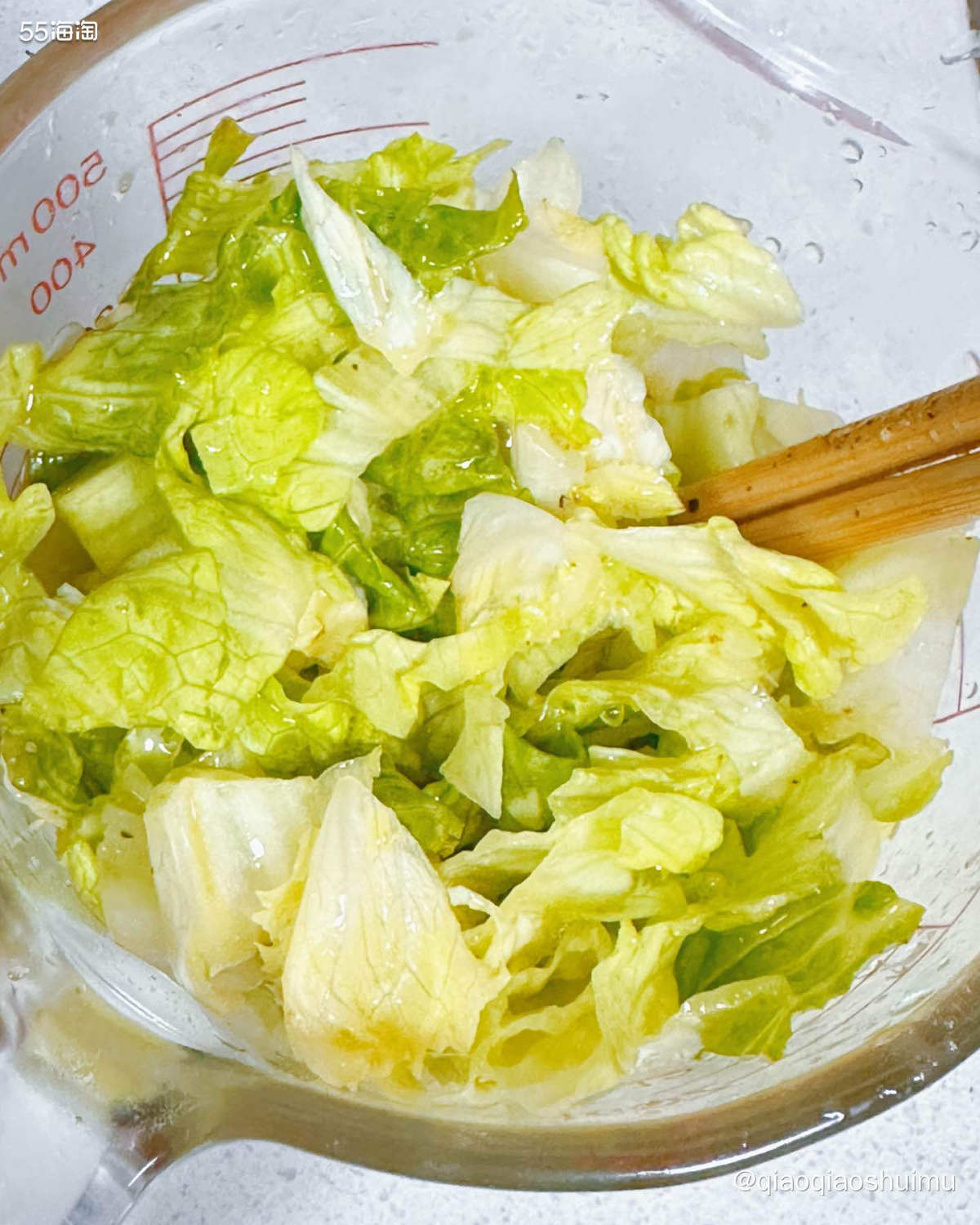 这个生菜鸡蛋饼其实很早之前就做着吃过，后来一直忘了…… 昨天