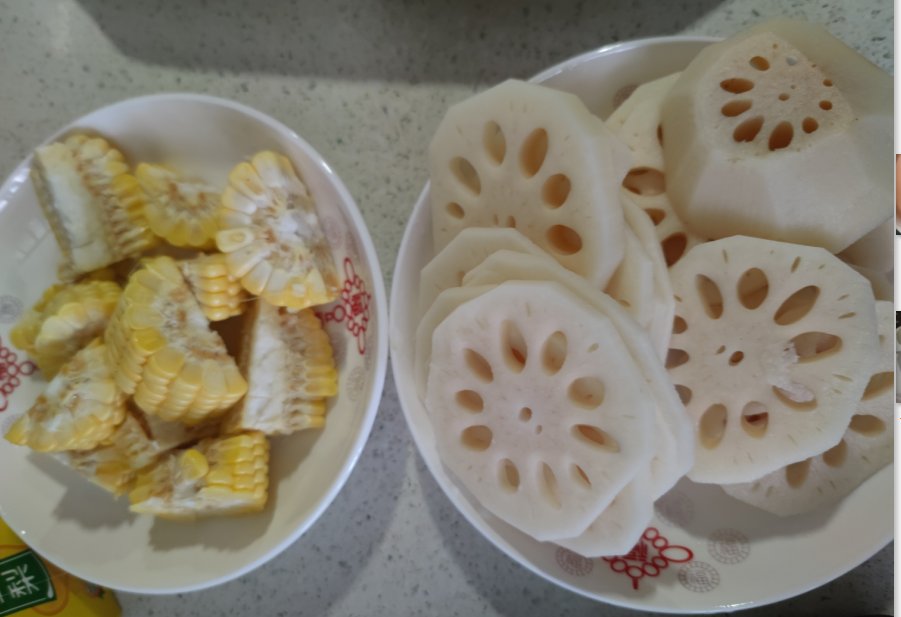 这周末是下雨天，外面小雨淅淅沥沥，不能出去跟朋友聚餐吹牛的日