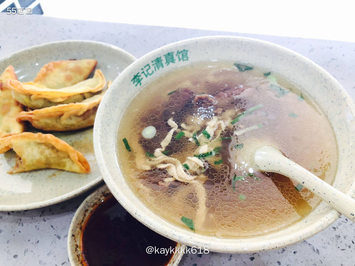 今天休息带麻麻出门吃午饭，之前经常吃的李记清真馆，麻麻说周一