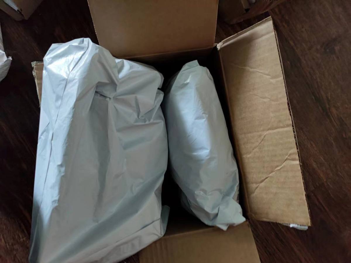 转运168美中：两件衣服合箱，重量没增加什么。运 单 号: 