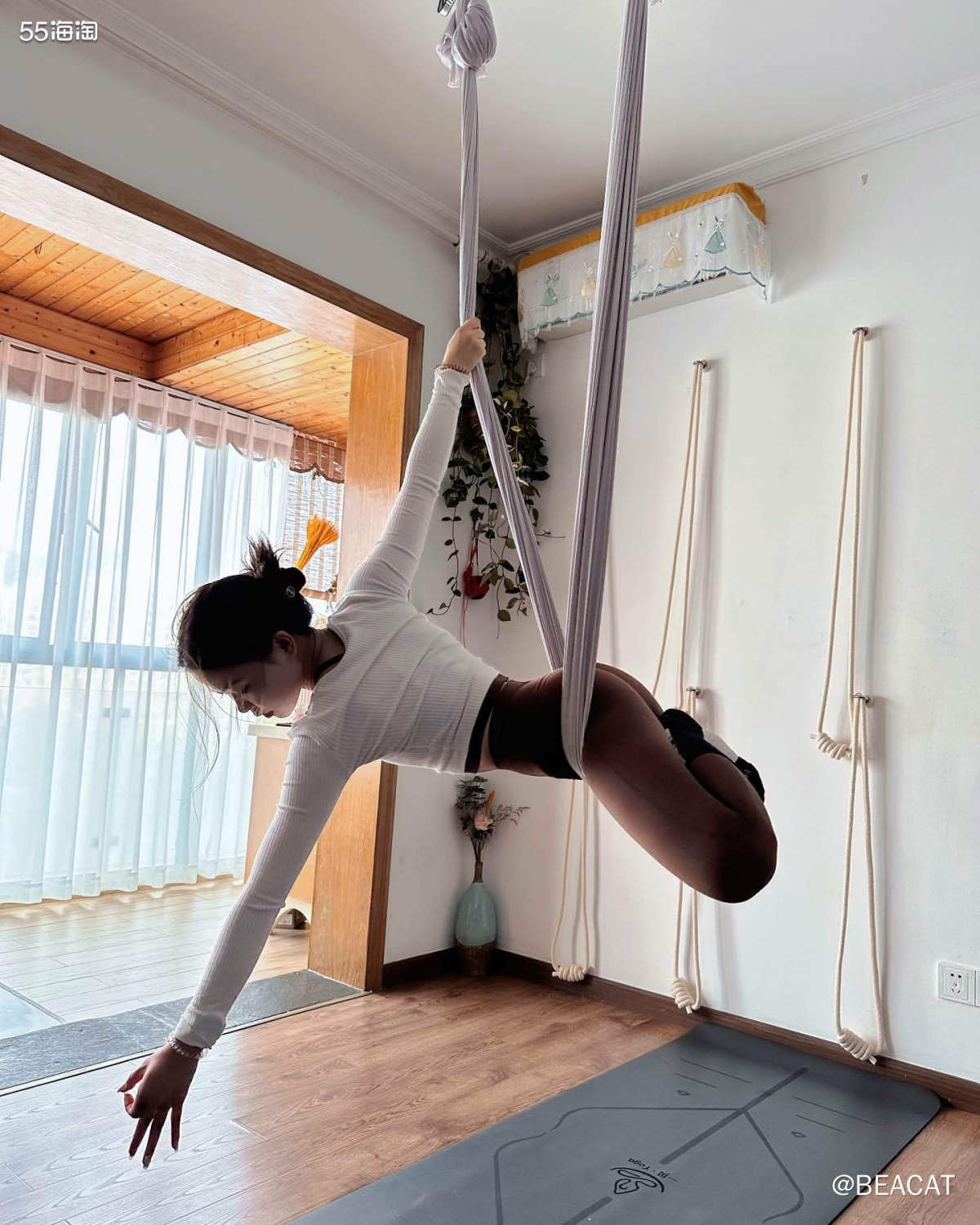 第一次去上体验课，之前刷到过感觉特别优雅就点了空中瑜伽，尝试