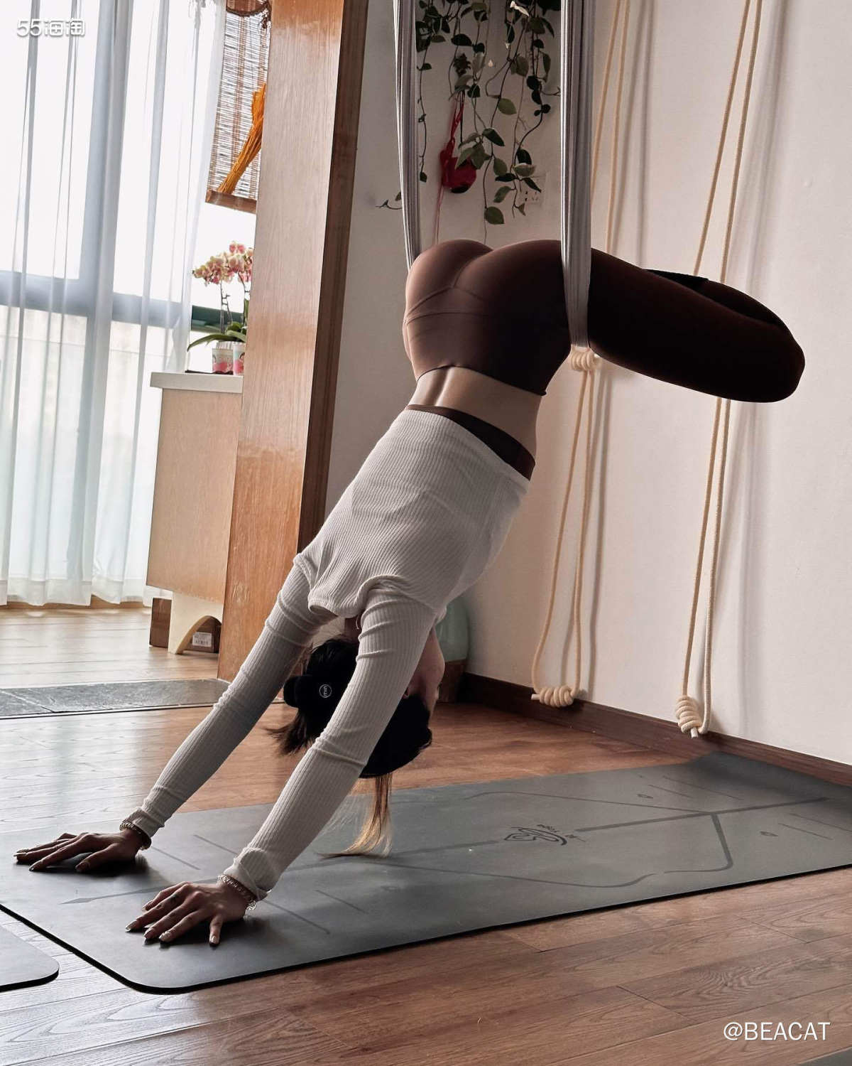 第一次去上体验课，之前刷到过感觉特别优雅就点了空中瑜伽，尝试