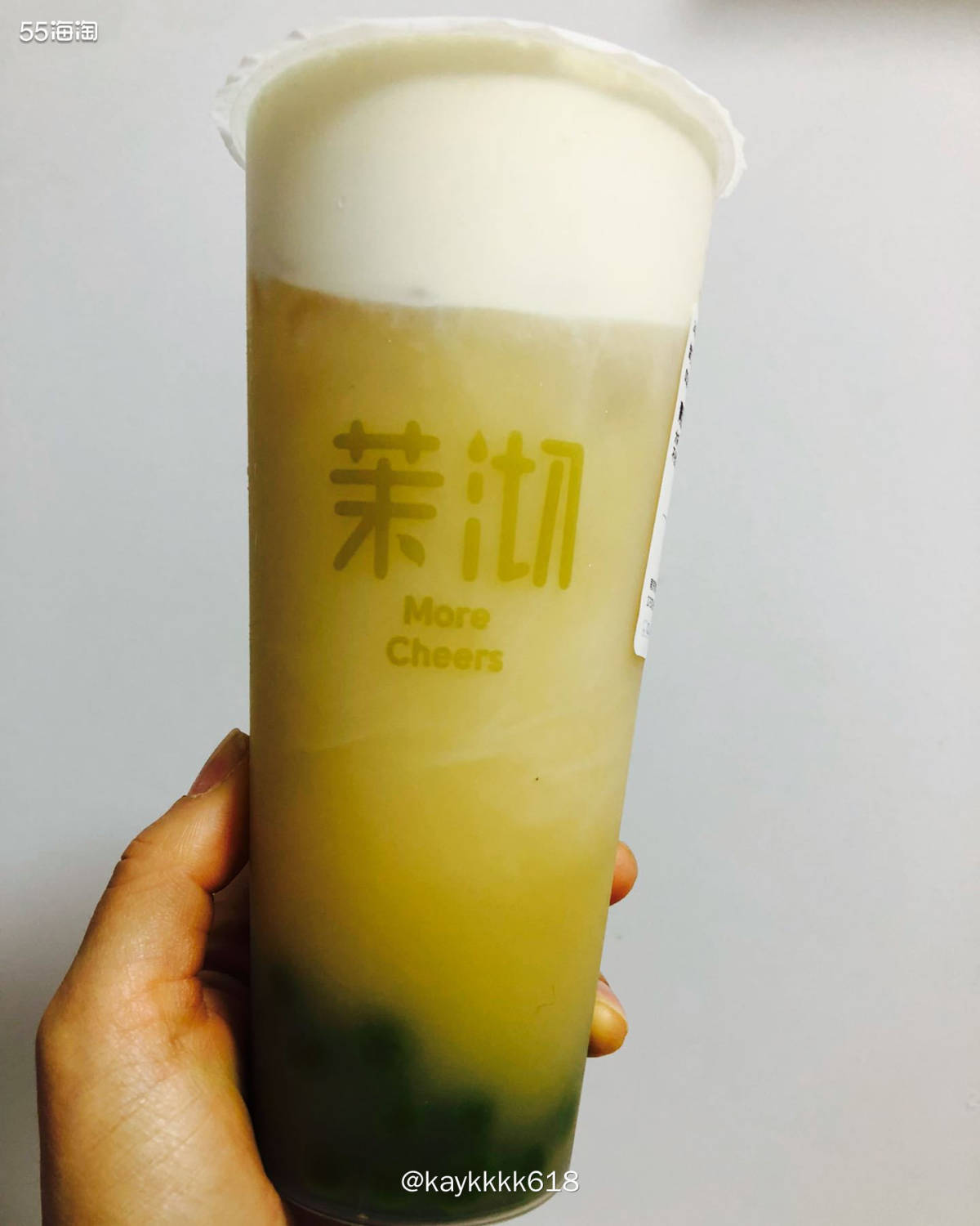 Tims会员福利还不错的，积分可以兑换饮品或者周边杯子咖啡手