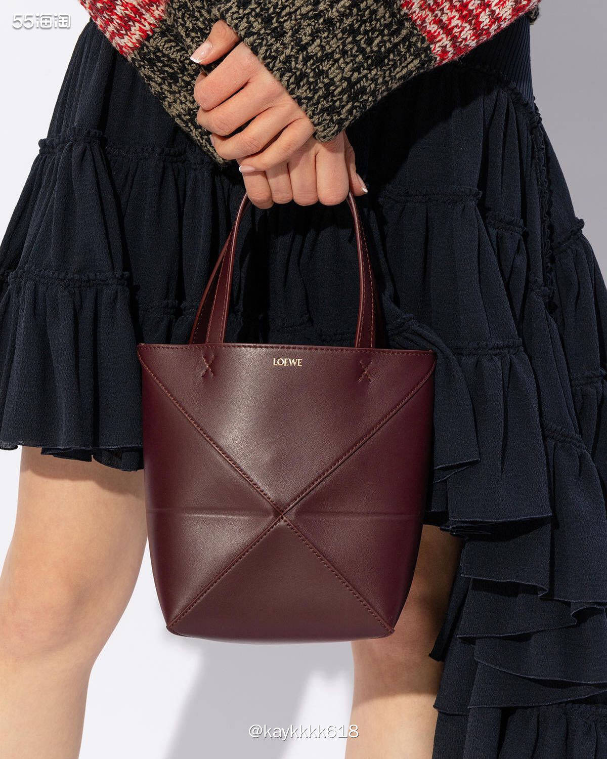 Loewe的设计透露着浓浓法式风情，而且百搭不挑人每个系列包