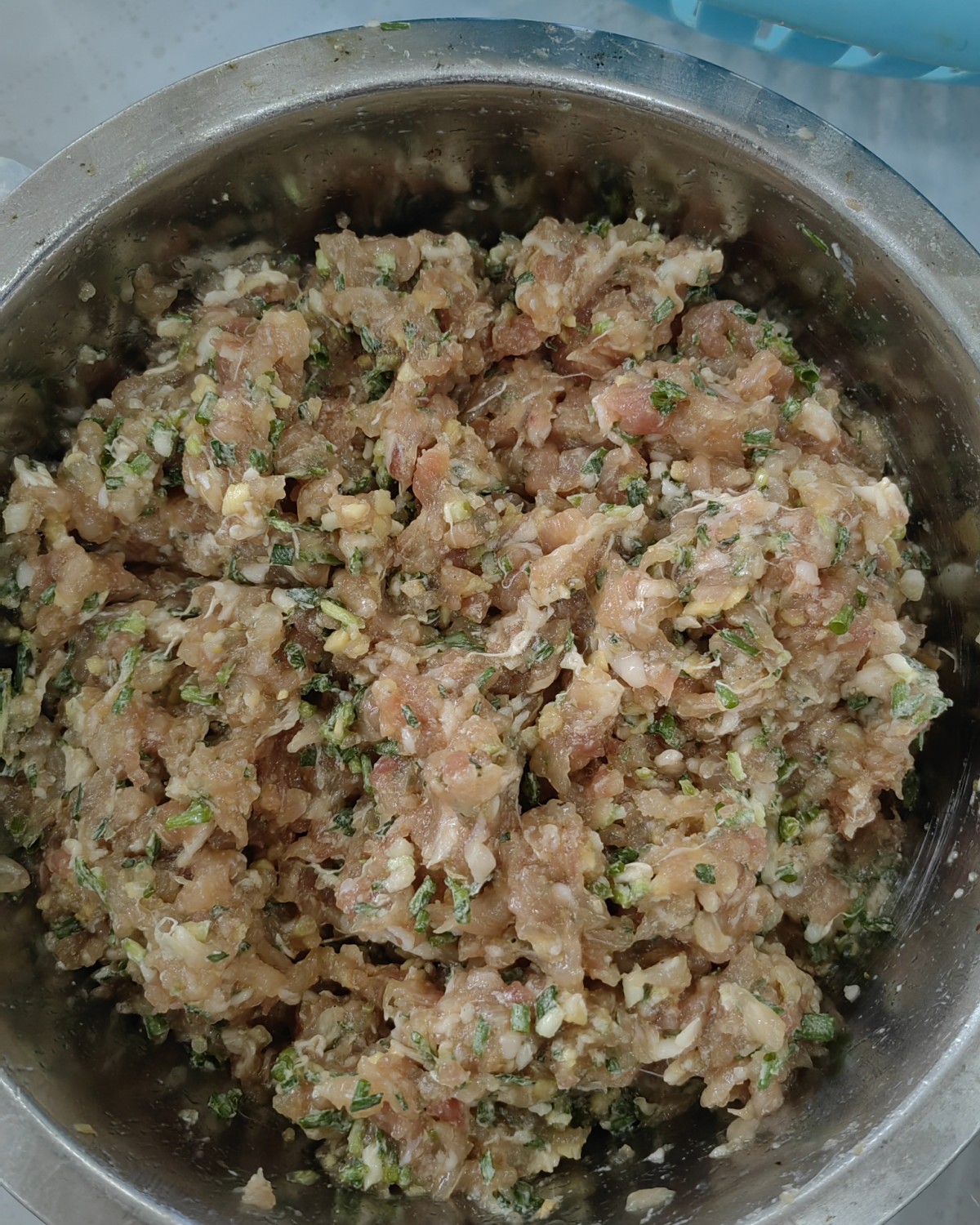 包饺子是一种乐趣，吃饺子是一种心情。每个地方的叫法吃法都不一