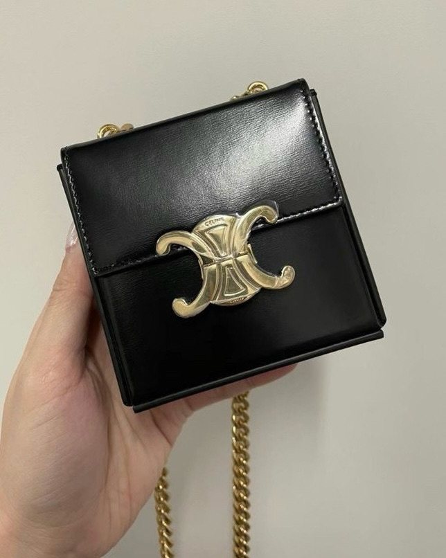 哇哇哇～CELINE出了一只令人尖叫的小盒子！真的好美呀，美
