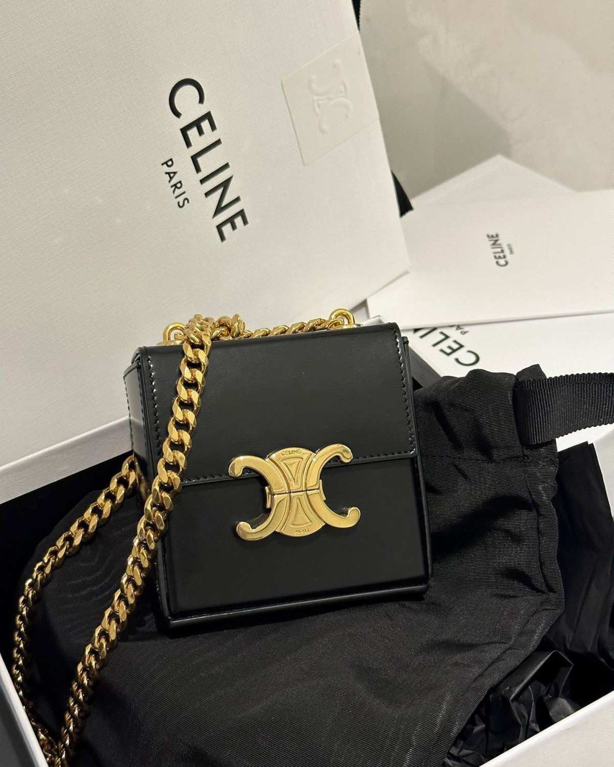 哇哇哇～CELINE出了一只令人尖叫的小盒子！真的好美呀，美