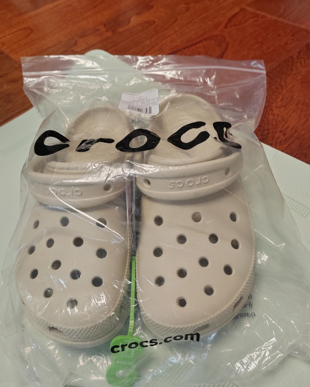 喜大普奔，将近一个月，50美金买的两双crocs终于到手！-