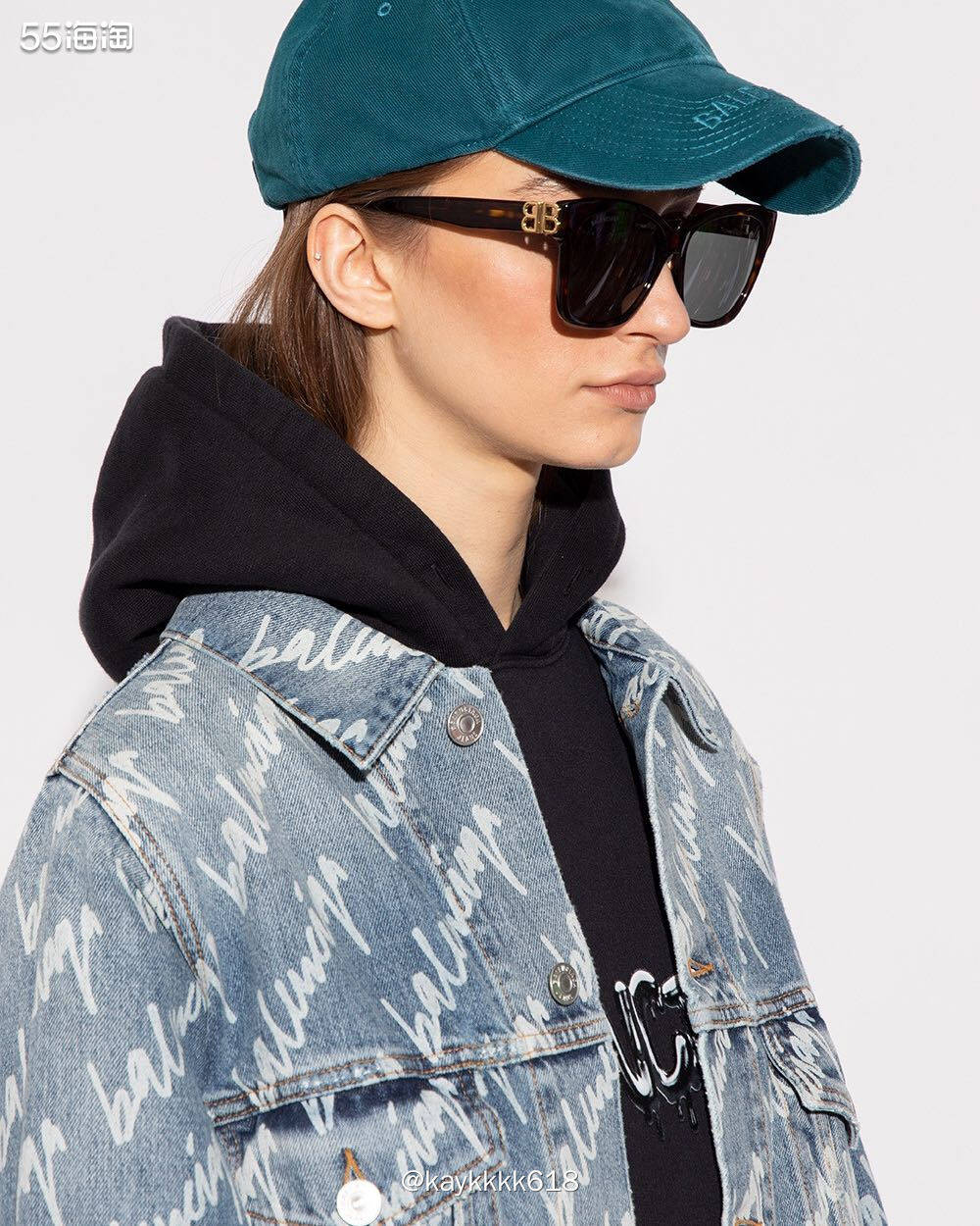 巴黎世家的设计永远让人印象深刻，走在时尚前沿所以很容易俘获年