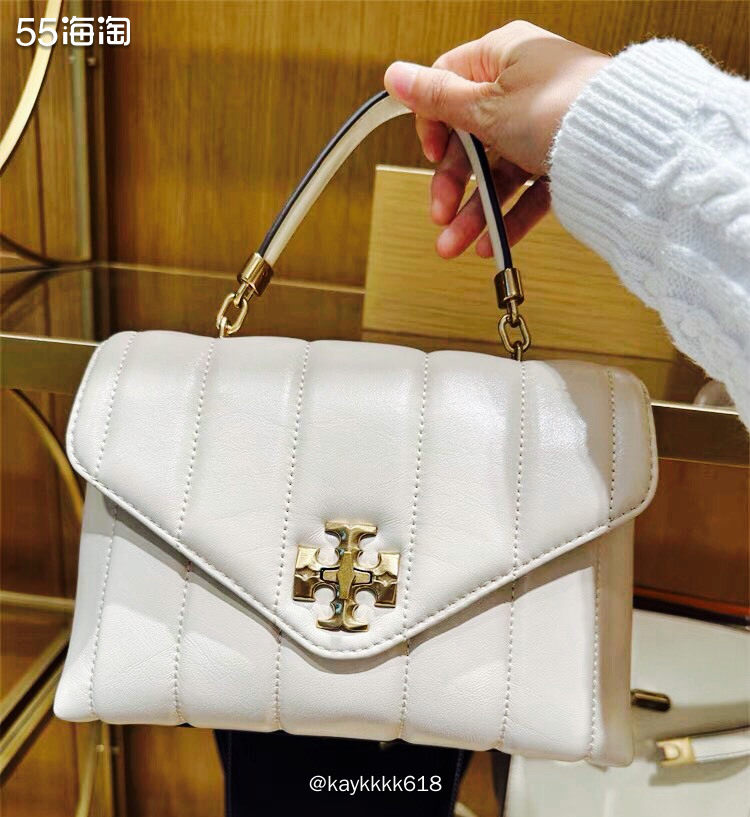 Tory Burch以它特有的简约美学在时尚圈占据一席之地，