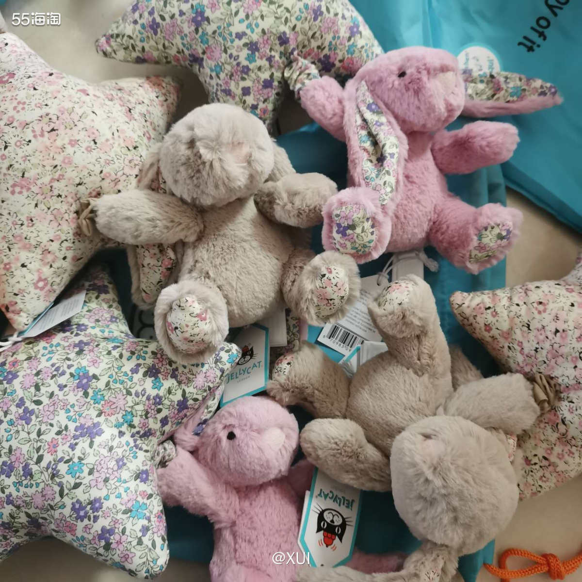 上个月真的买了不少Jellycat最近陆续到货，家里感觉都要