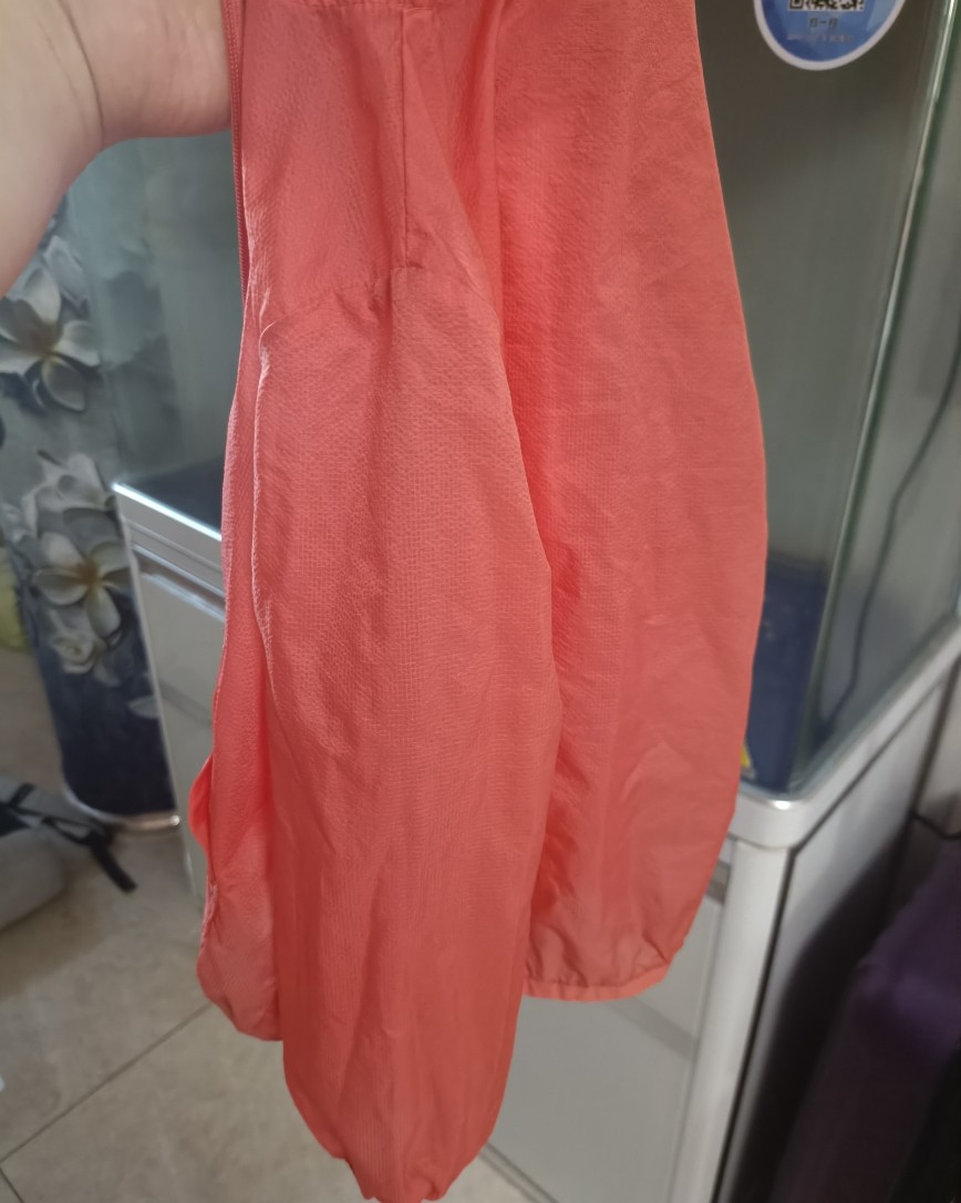 物理防 晒里面非常有效果的就有防 晒衣服了~  ⭐有的人对紫