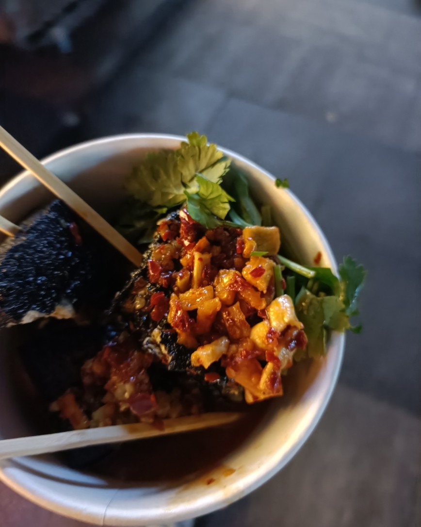 回湖南一定要吃很多这边的特色小吃，必须要打卡的呀！  👉臭