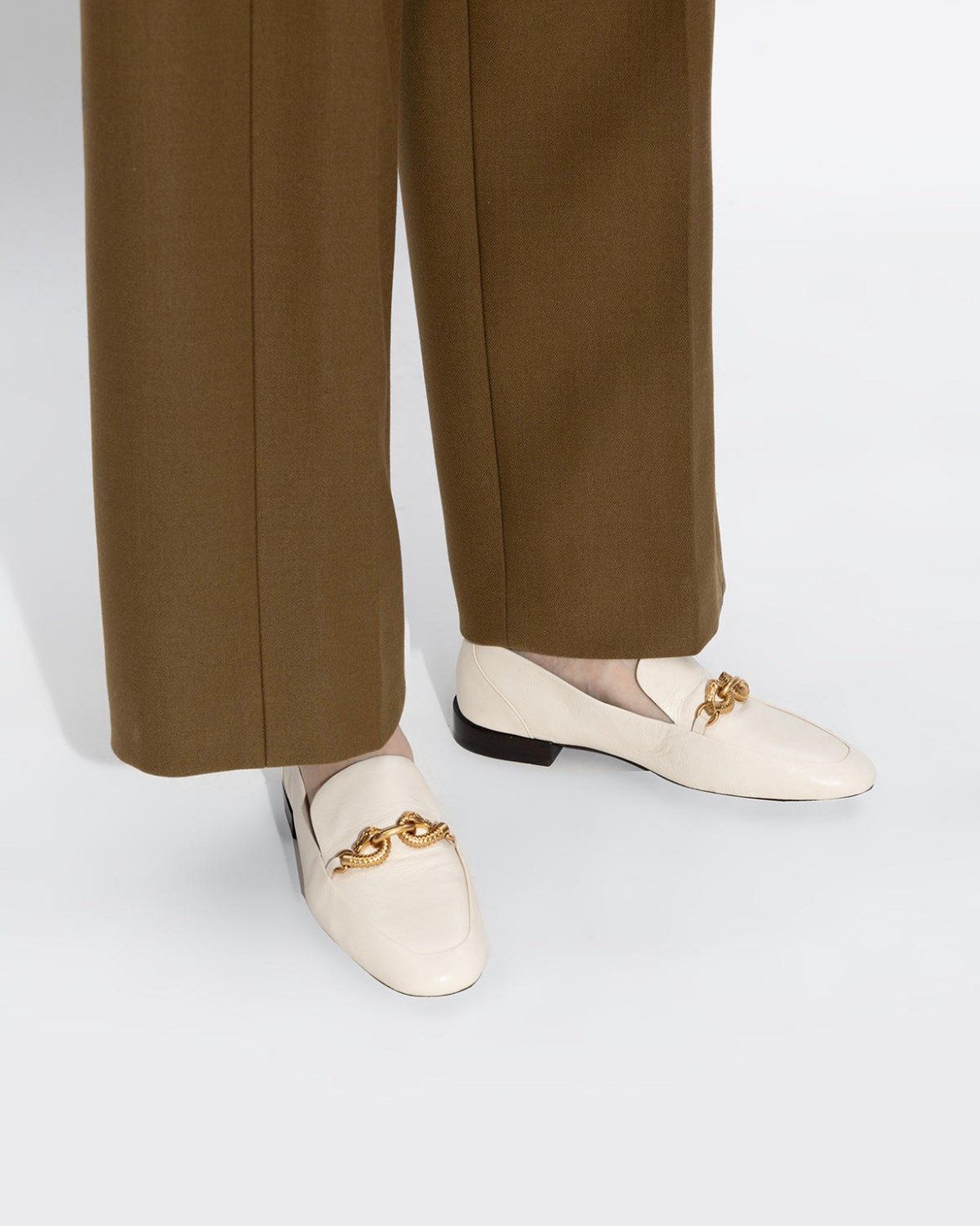 👠家人们，我在 vitkac 上发现了一款超赞的心仪产品—