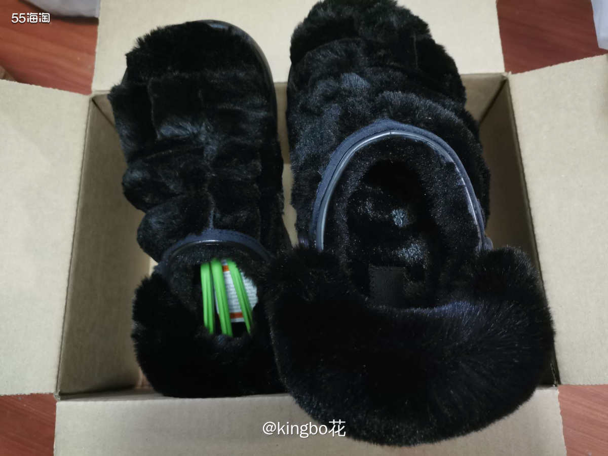 开箱海淘的crocs洞洞鞋stomp毛绒款，黑黢黢的有点怪异