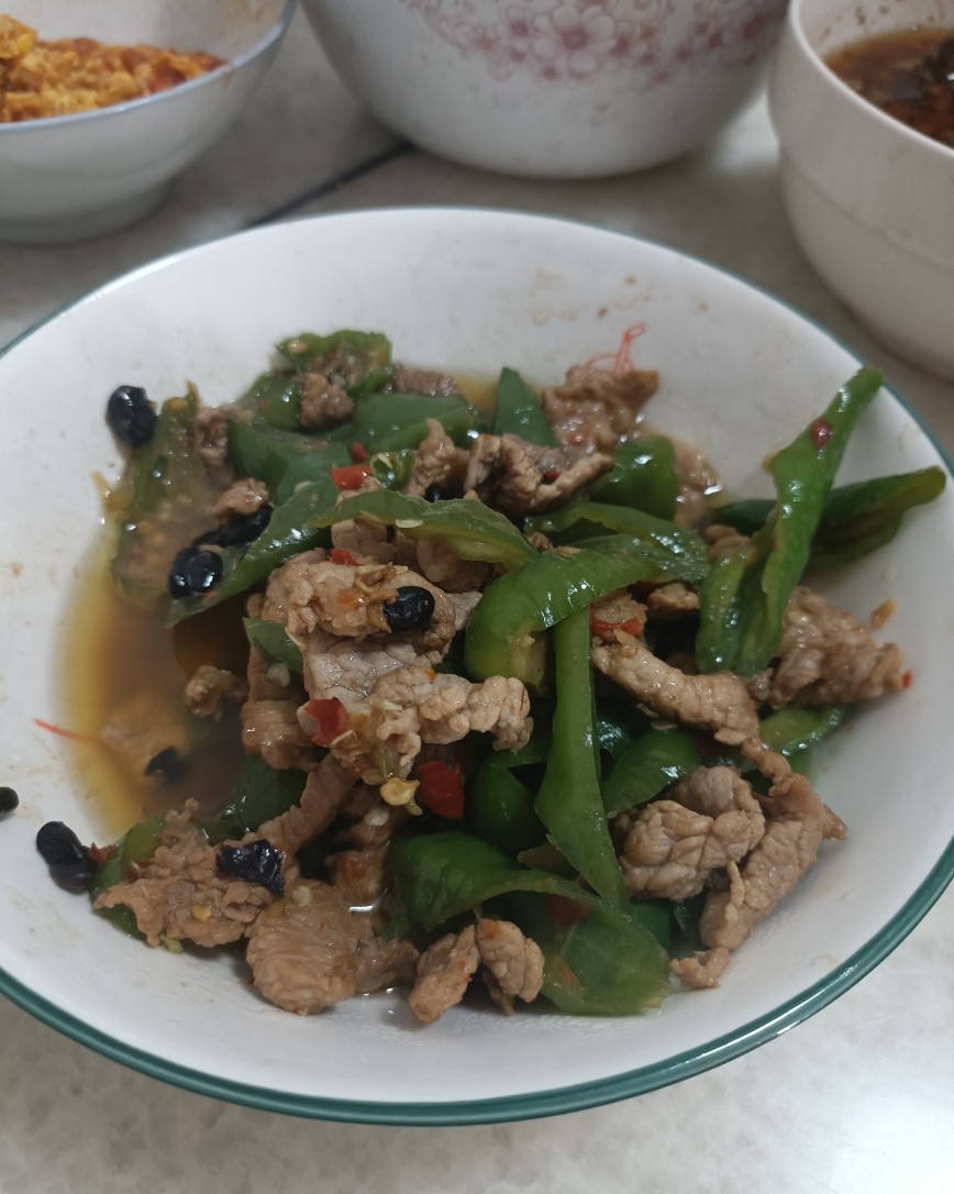 怎么办，除了有好吃的湖南餐厅，家人做饭也很好吃，真的会长胖很