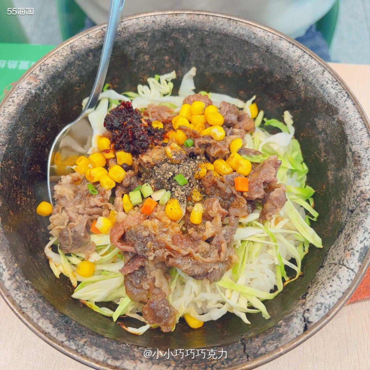 上次去外面逛本来准备吃大餐的，但是周末人太多了，懒得等位，就