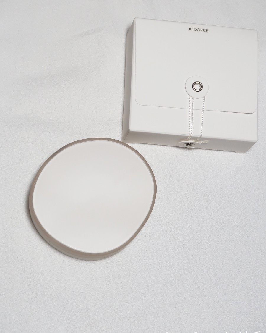 酵色的原生雾感气垫 刚上市的时候我就试了小样 对我这个泛红黄