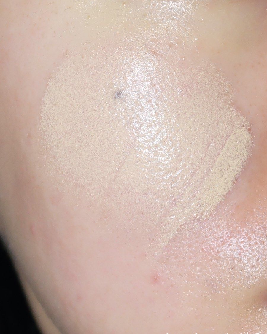 酵色的原生雾感气垫 刚上市的时候我就试了小样 对我这个泛红黄