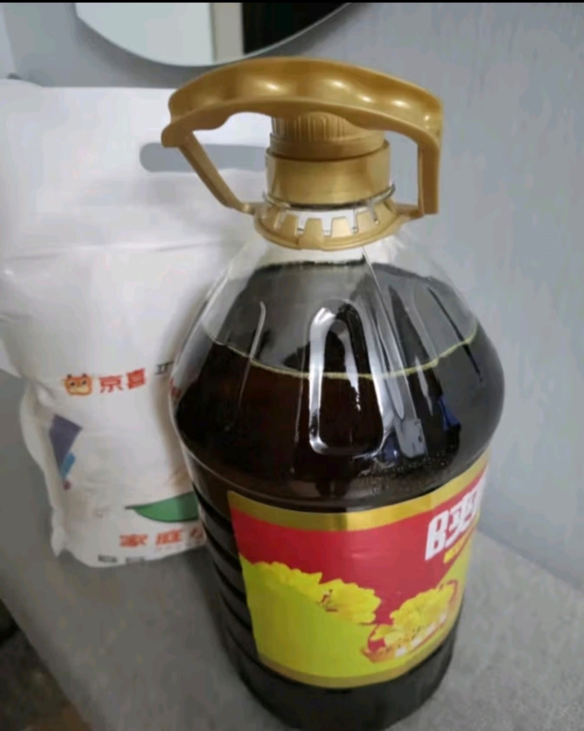 下单网站：京东app 下单商品：面粉2.5kg+菜籽油5L 