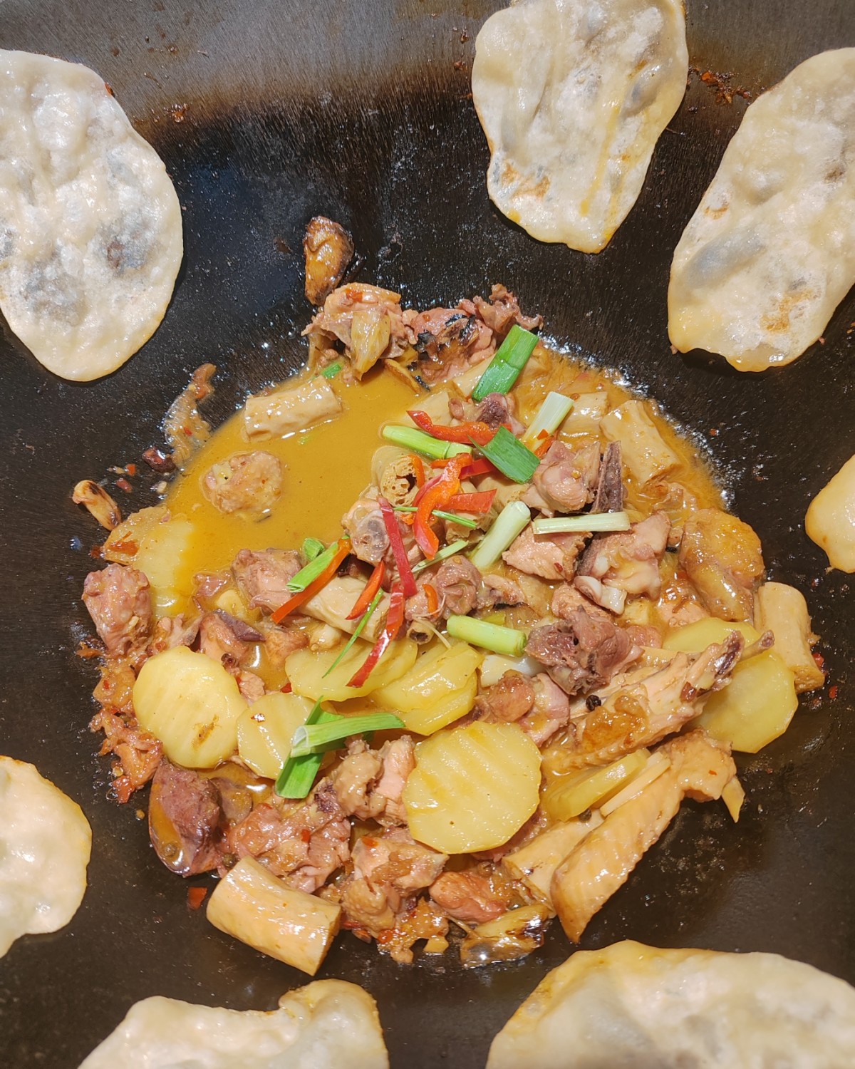 前天闺蜜说晚上下班一块吃饭，去吃地锅鸡啊，她选好地点了！ 然