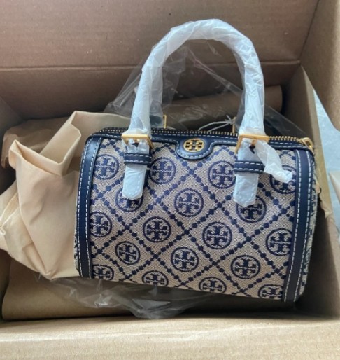 tory burch、coach应该是我开始海淘才开始买的包