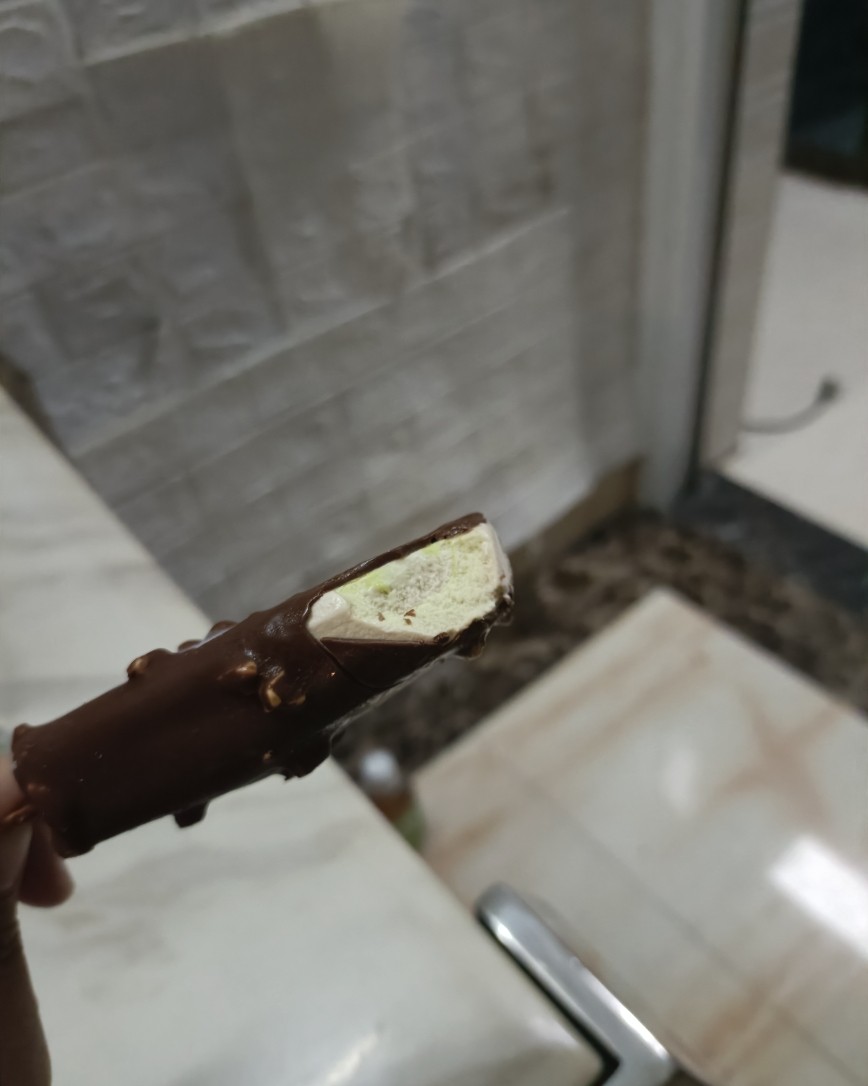 仗着自己有强大的胃，昨天晚上吃了一顿大餐，也是之前我们小区惠