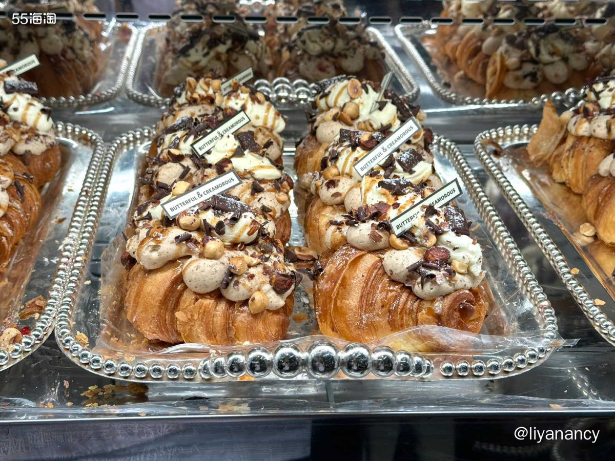 之前逛三里屯经常看到有人拿着绿色袋子的面包，但是我想说面包好