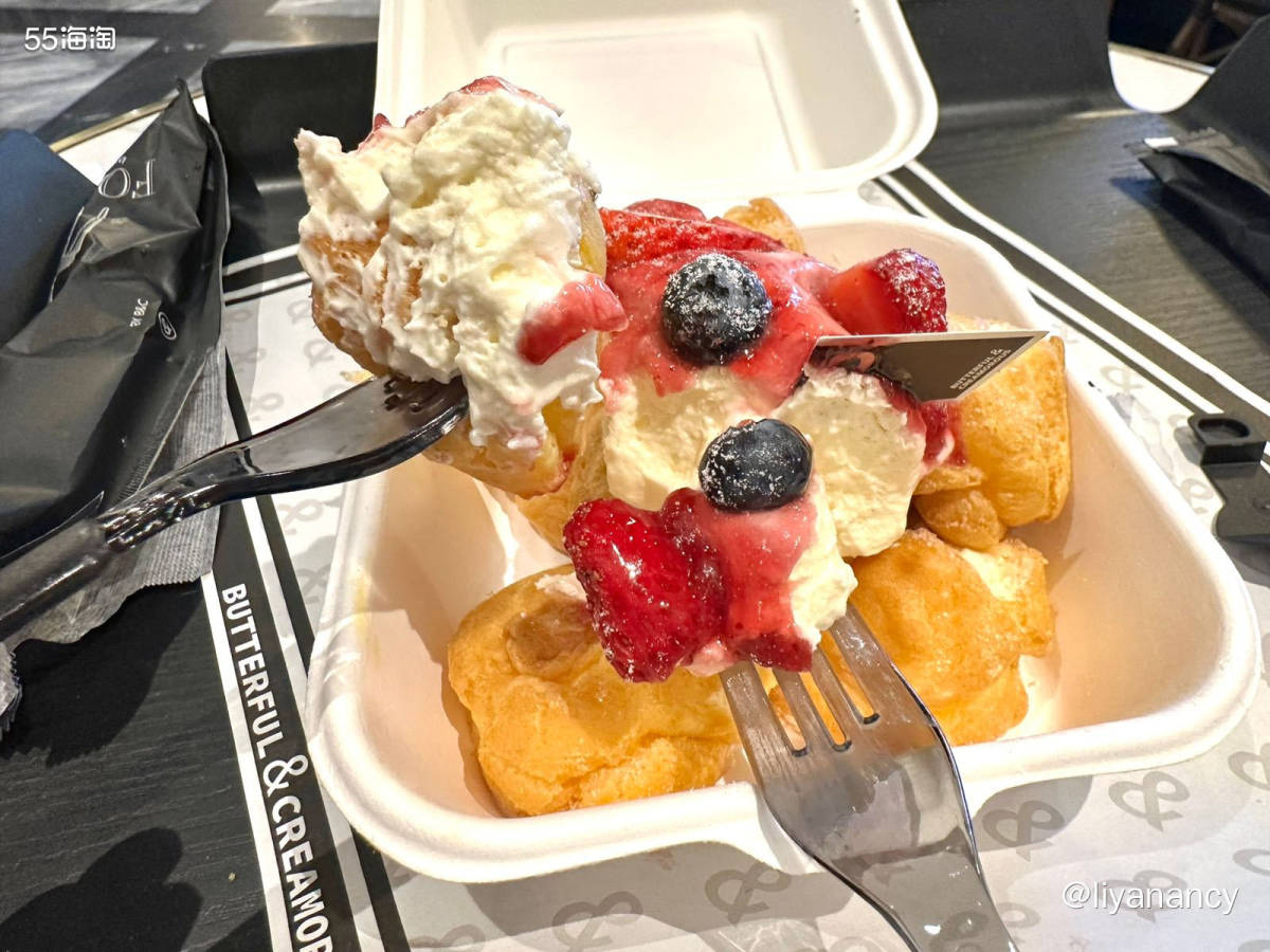 之前逛三里屯经常看到有人拿着绿色袋子的面包，但是我想说面包好