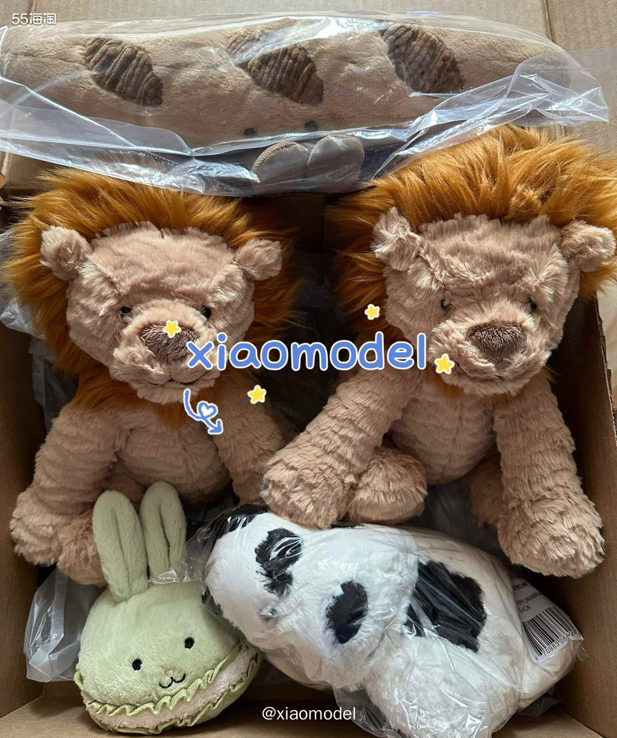 这是上个月在ND买的一堆jellycat玩偶，有狮子，海盗狗